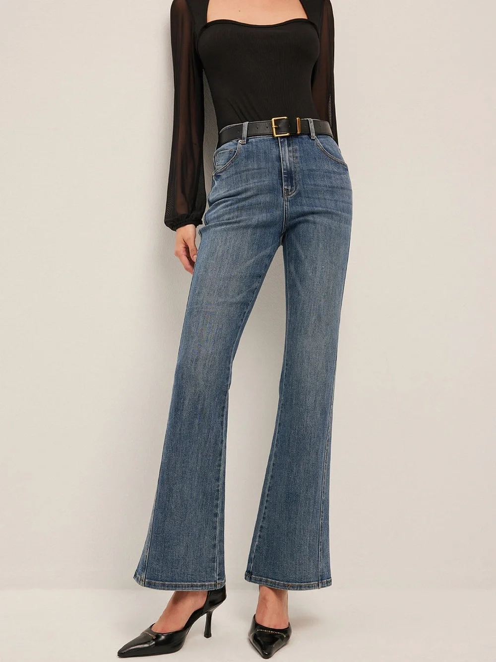 Commence Flared Mid-Waisted Jeans size small NWT‎